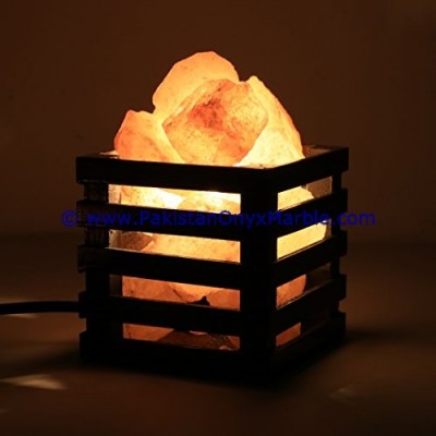 PAKISTAN SUPPLIER BEAUTIFUL HANDMADE WOODEN BASKET WITH HIMALAYAN SALT CHUNKS